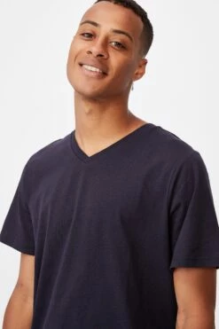 Essential Vee Neck T-Shirt INK NAVY 9 Essential Vee Neck T-Shirt INK NAVY -Mens Clothing Store 341300 36 3