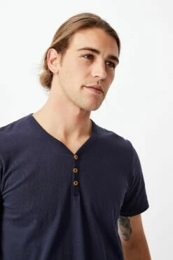 Essential Henley T-Shirt TRUE NAVY