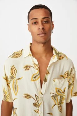 Short Sleeve Resort Shirt LEMON PAISLY FLORAL -Mens Clothing Store 3610326 07 1