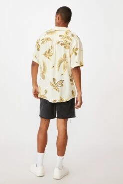 Short Sleeve Resort Shirt LEMON PAISLY FLORAL -Mens Clothing Store 3610326 07 4