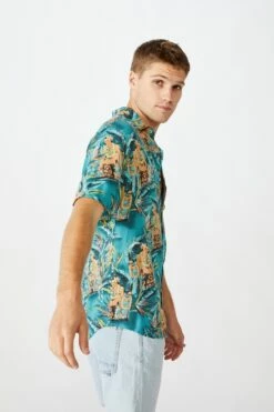 Vacation Short Sleeve Shirt MULTI PARADISE 8 Vacation Short Sleeve Shirt MULTI PARADISE -Mens Clothing Store 3610393 01 3