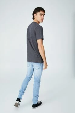 Organic V-Neck T-Shirt CHARCOAL MARLE 8 Organic V-Neck T-Shirt CHARCOAL MARLE -Mens Clothing Store 3611392 01 3