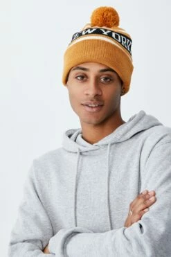 Pom Pom Skate Beanie GOLD/GREEN NEW YORK