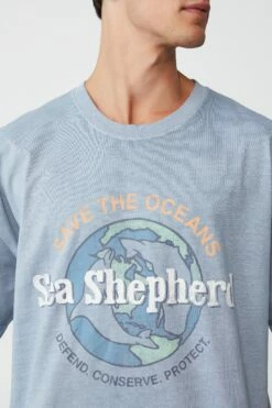 Sea Shepherd Oversized T-Shirt LCN SEA FADED SLATE/THE OCEAN SHARKS -Mens Clothing Store 3611571 01 4