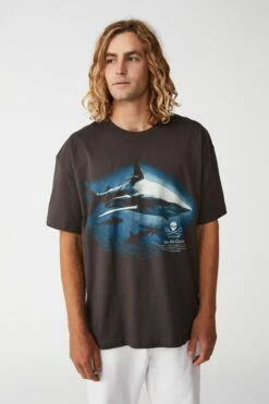 Sea Shepherd Oversized T-Shirt LCN SEA FADED SLATE/THE OCEAN SHARKS