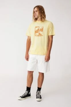 Sea Shepherd Loose Fit T-Shirt LCN SEA CASUAL YELLOW/DOLPHINS -Mens Clothing Store 3611572 08 1