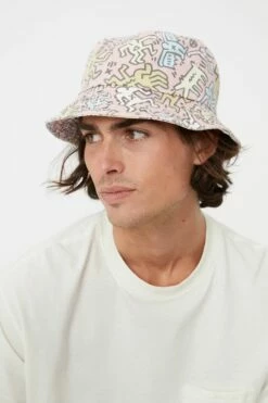 Keith Haring Bucket Hat LCN KEI PLUM / DANCING PEOPLE