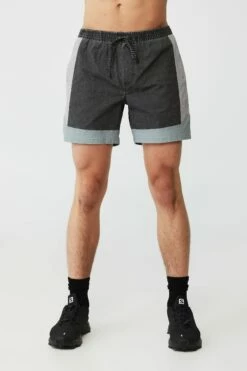 Mountain Tech Short MILITARY/GRAVEL STONE/BONE -Mens Clothing Store 3611595 01 2