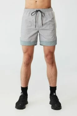 Mountain Tech Short MILITARY/GRAVEL STONE/BONE -Mens Clothing Store 3611595 03 2