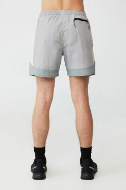 Mountain Tech Short MILITARY/GRAVEL STONE/BONE -Mens Clothing Store 3611595 03 3