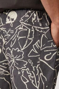 Sea Shepherd Walk Short LCN SEA BANANA -Mens Clothing Store 3611613 04 4