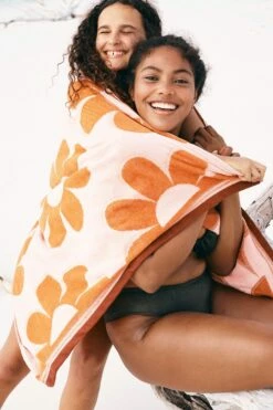 Bondi Rectangle Towel BUBBLEGUM BILLIE GEO -Mens Clothing Store 425113 79 2